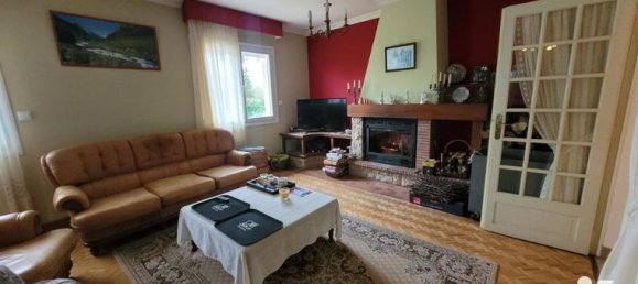 Villa de 4 dormitorios en Sarthe, France No. 315079 7