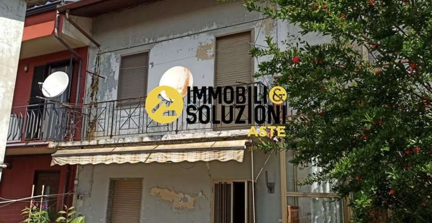 Apartamento de 3 habitaciónes en Parona, Italy No. 95480