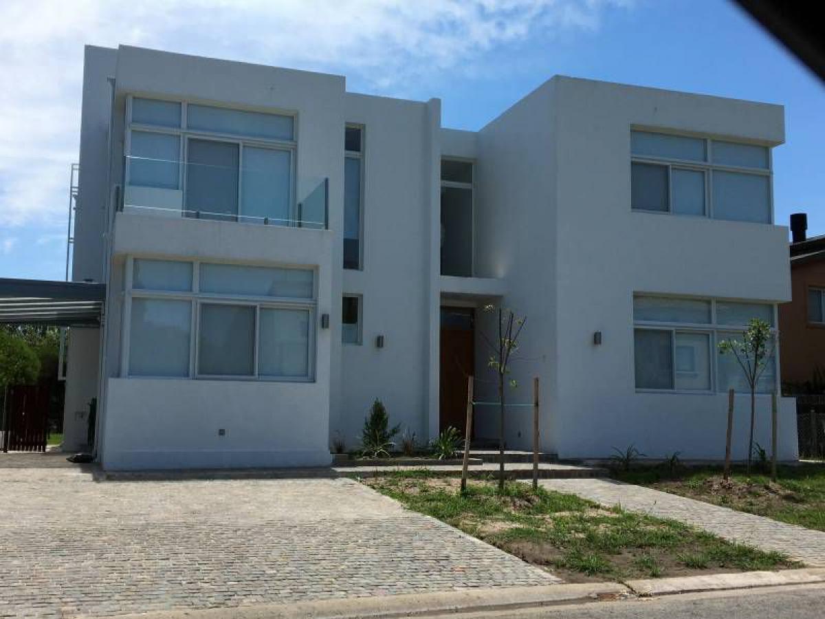 5 bedrooms House in Tigre, Argentina No. 76763