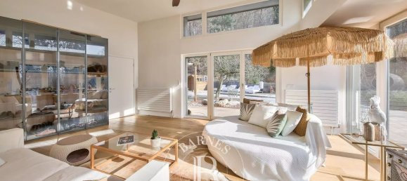 6 bedrooms House in Jouy-en-Josas, France No. 184414 12