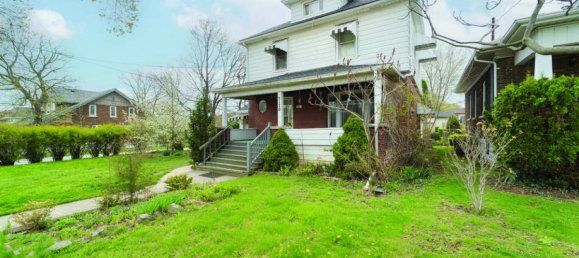 4 bedrooms House in Niagara Falls, Canada No. 379 4