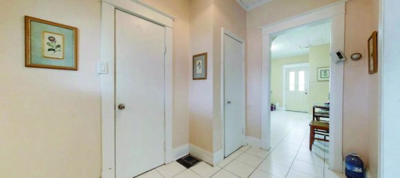 4 bedrooms House in Niagara Falls, Canada No. 379 7