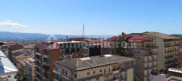 Apartamento de 2 dormitorios en Lamezia Terme, Italy No. 213207 2