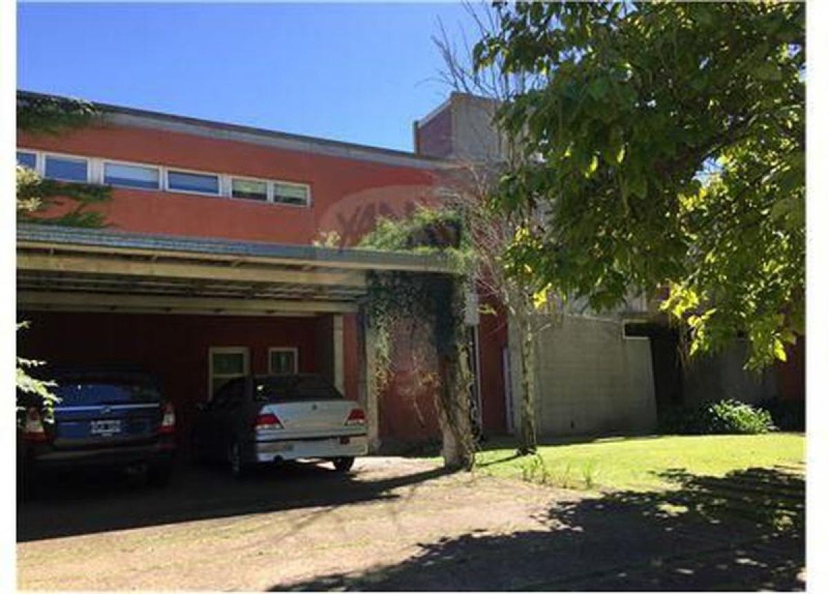 Casa T4 em Berazategui, Argentina N.º 2271