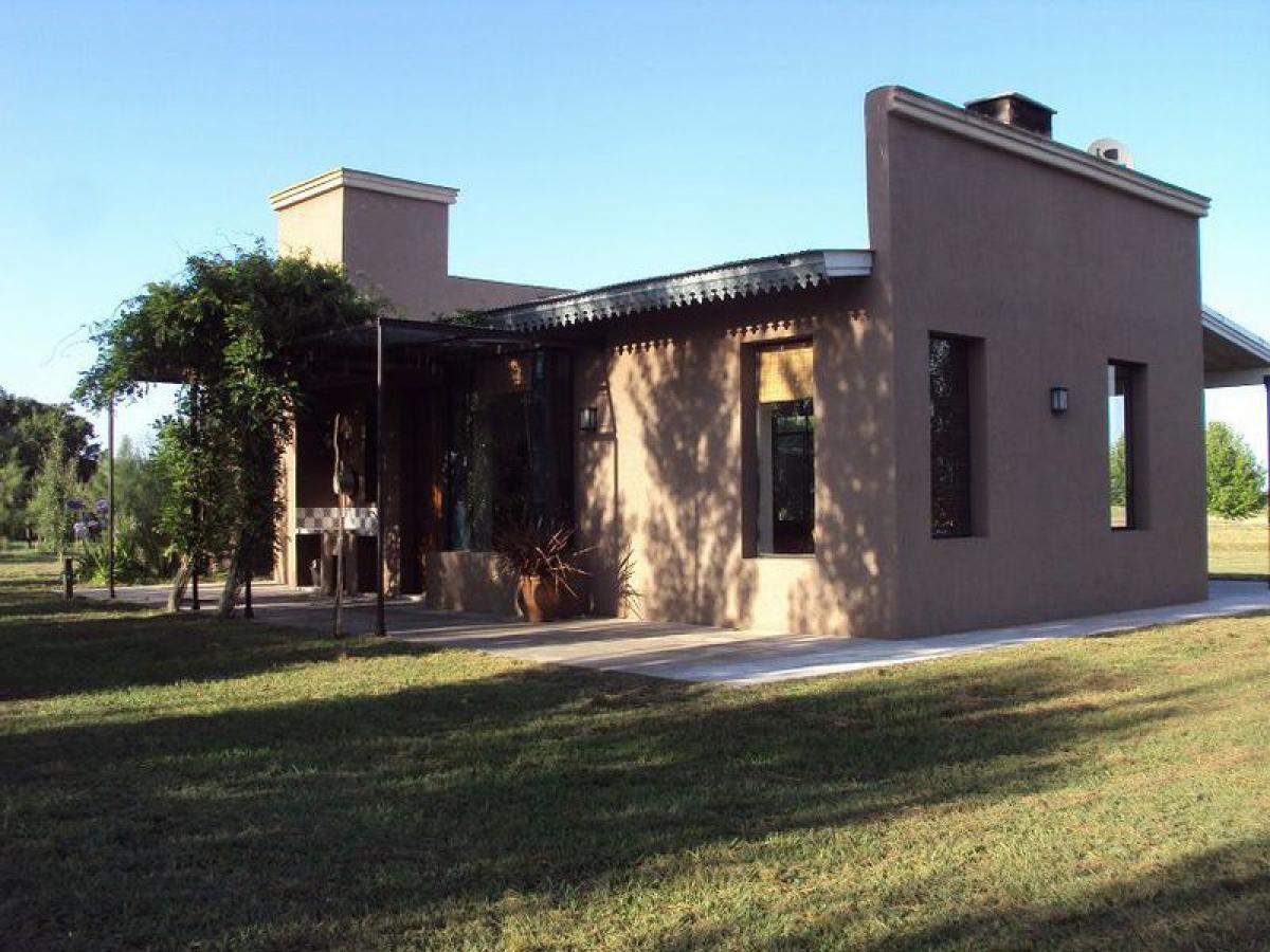 3 bedrooms House in Buenos Aires, Argentina No. 72173