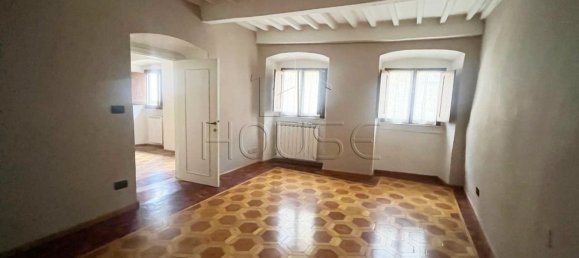 2-salle Appartement à Arezzo, Italy No. 272329 3