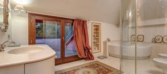 Вилла с 6 комнатами в Дольцаго, Италия № 129719 19