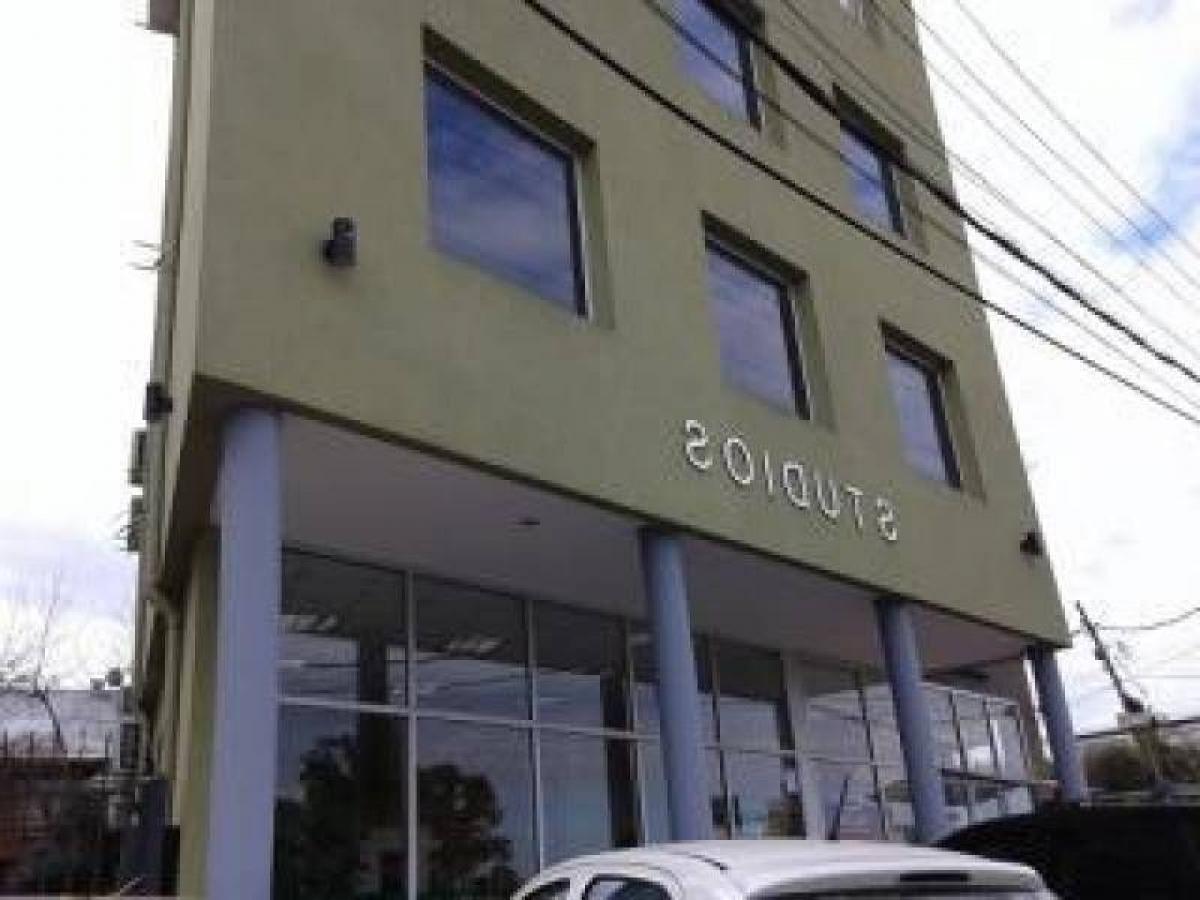 50m² Office in Pilar, Argentina No. 107575