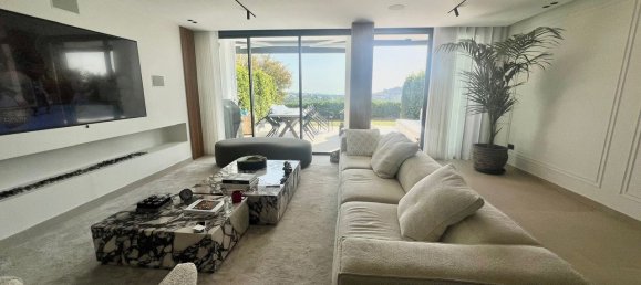 4 bedrooms Townhouse in La Quinta, Spain No. 118319 5