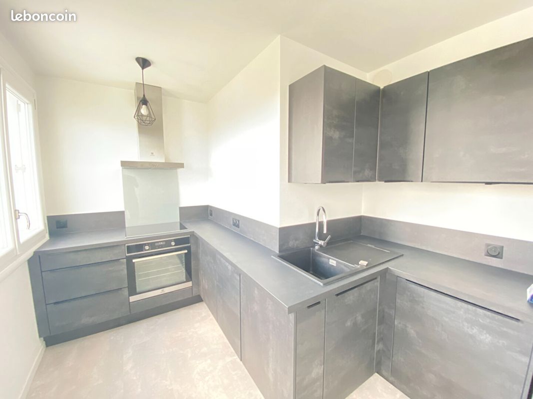 1 bedroom Apartment in Chateauroux, France No. 232384