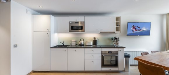 3 bedrooms Apartment in Les Belleville, France No. 1156 4