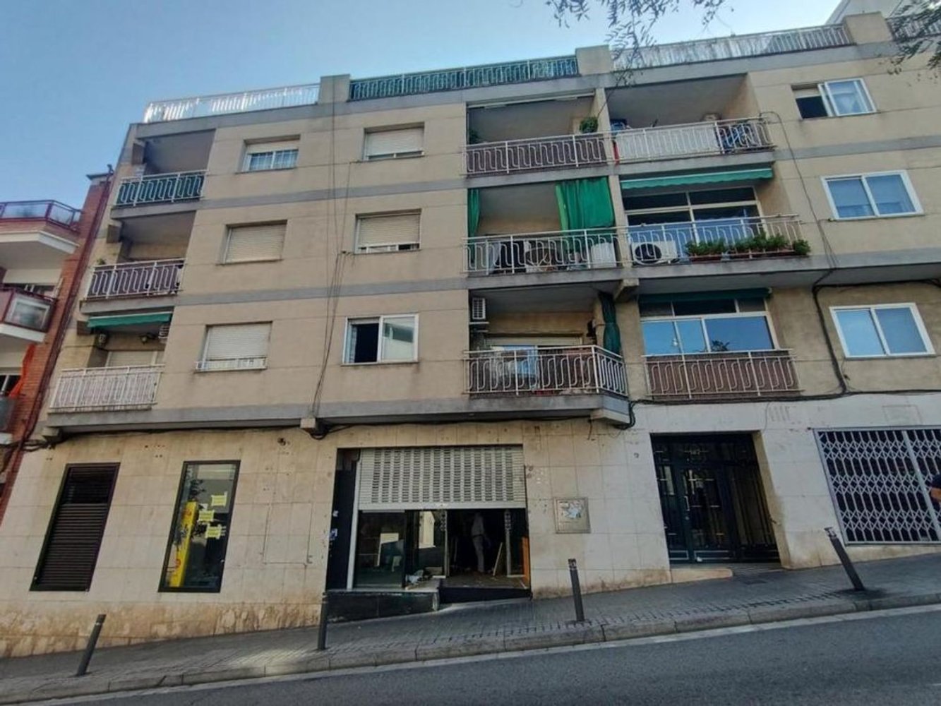 452m² Commercial property in Horta-Guinardo, Spain No. 166760