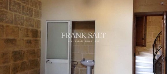 300m² Office in Zebbug, Malta No. 11865 5