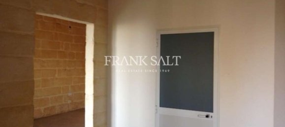 300m² Office in Zebbug, Malta No. 11865 3