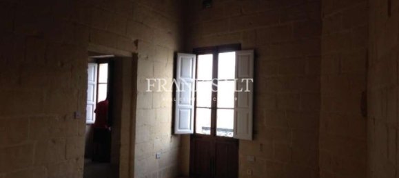 300m² Office in Zebbug, Malta No. 11865 4