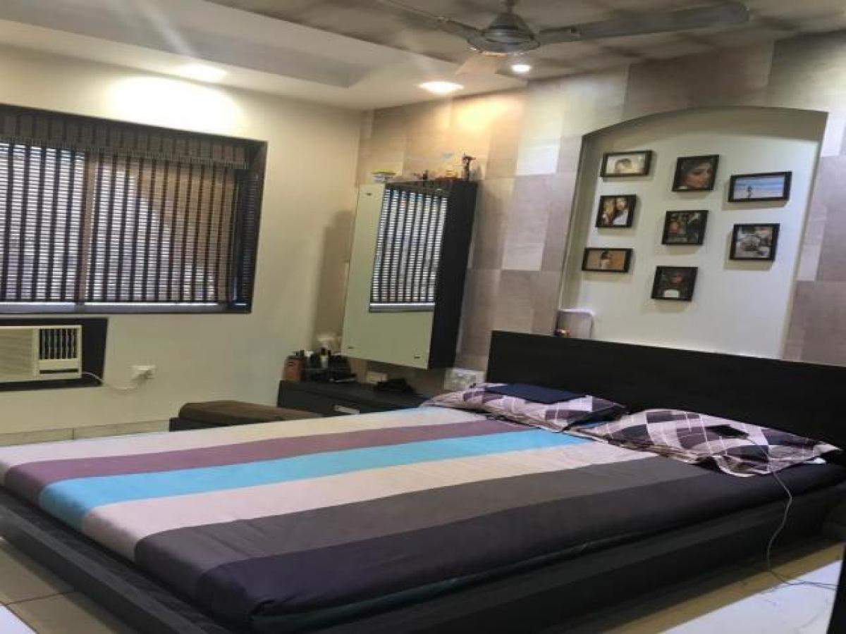 2 bedrooms House in Mumbai, India No. 11234