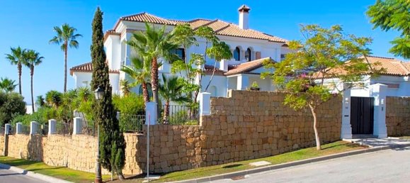 5 bedrooms Villa in Malaga, Spain No. 21112 23