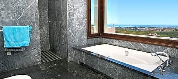 5 bedrooms Villa in Malaga, Spain No. 21112 25