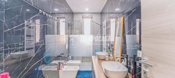 3 rooms Apartment in Bareggio, Italy No. 127087 4