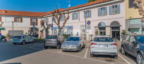 3 rooms Apartment in Bareggio, Italy No. 127087 9