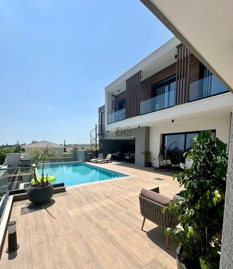 5 bedrooms Villa in Germasogeia, Cyprus No. 18645