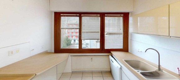 2 bedrooms Apartment in Bourgoin-Jallieu, France No. 198886 8