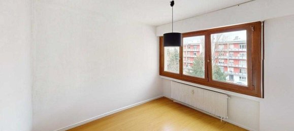 2 bedrooms Apartment in Bourgoin-Jallieu, France No. 198886 10