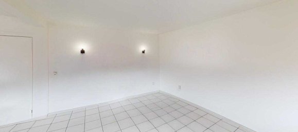 2 bedrooms Apartment in Bourgoin-Jallieu, France No. 198886 9