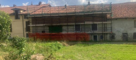 6 rooms House in Castellamonte, Italy No. 29399 4