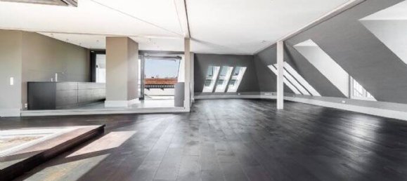 Здание с 4 комнатами в Шарлоттенбург, Германия № 79703 4