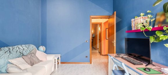 3-salle Appartement à Bologna, Italy No. 28951 16