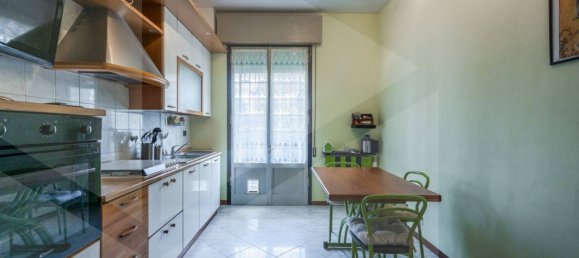 3-salle Appartement à Bologna, Italy No. 28951 5