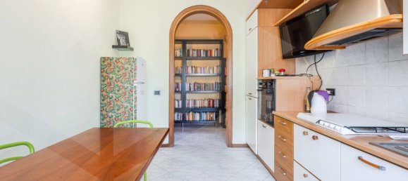 3-salle Appartement à Bologna, Italy No. 28951 8