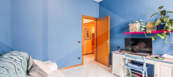 3-salle Appartement à Bologna, Italy No. 28951 15