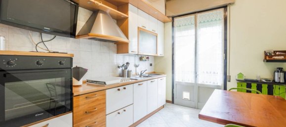 3-salle Appartement à Bologna, Italy No. 28951 7