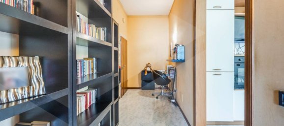 3-salle Appartement à Bologna, Italy No. 28951 2