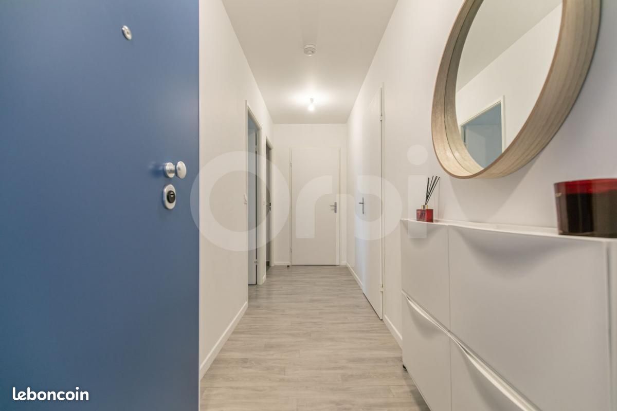 Apartamento de 2 dormitorios en Alfortville, France No. 179045