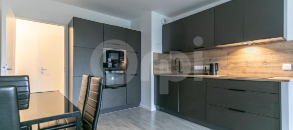 Apartamento de 2 dormitorios en Alfortville, France No. 179045 3