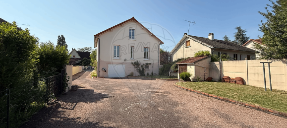 3 bedrooms House in Cosne-Cours-sur-Loire, France No. 363246 4