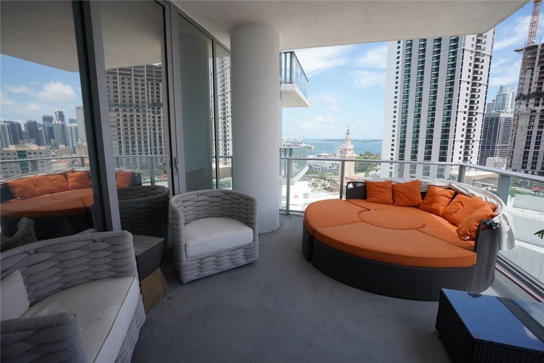 3 dormitorios propiedad comercial en venta en Miami, Miami-Dade, Florida, USA № 613188