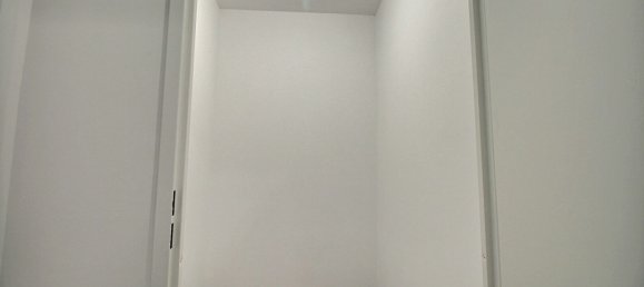 Studio à Colombes, France No. 138649 2