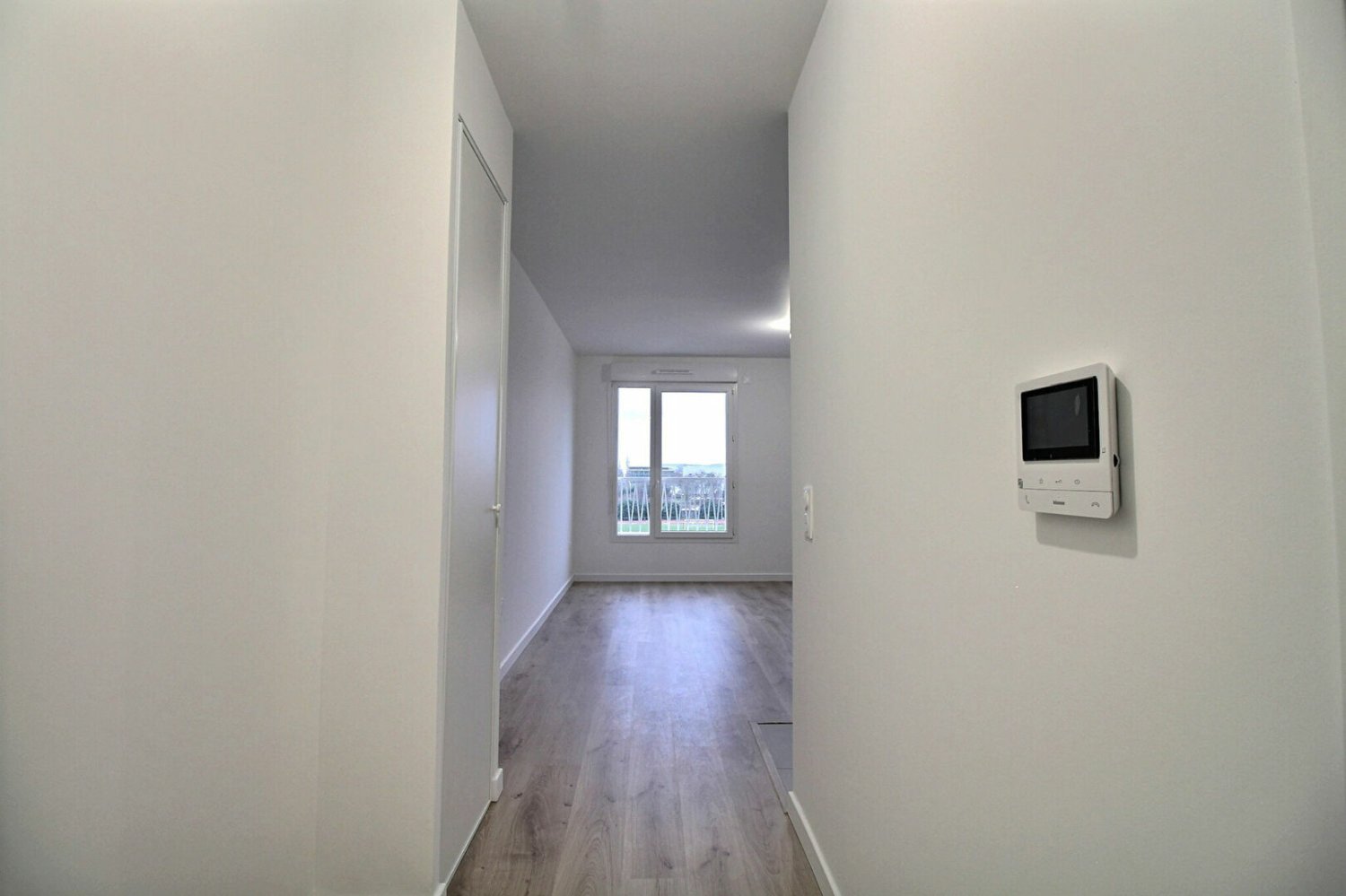 Studio à Colombes, France No. 138649