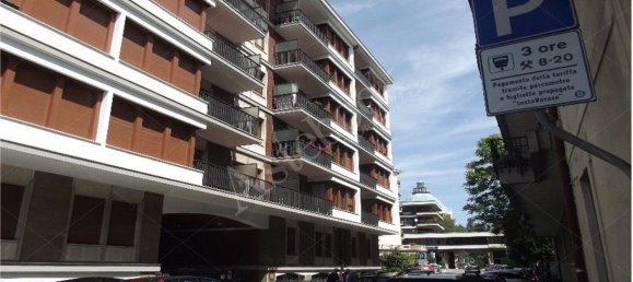 69m² Office in Varese, Italy No. 329661 3