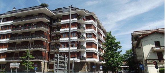 69m² Office in Varese, Italy No. 329661 6