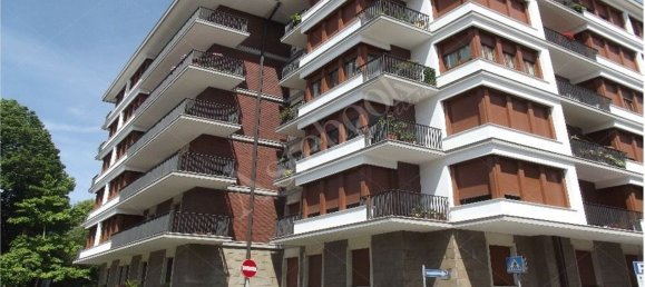 69m² Office in Varese, Italy No. 329661 4