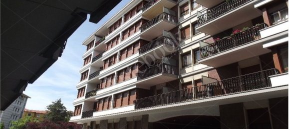 69m² Office in Varese, Italy No. 329661 2