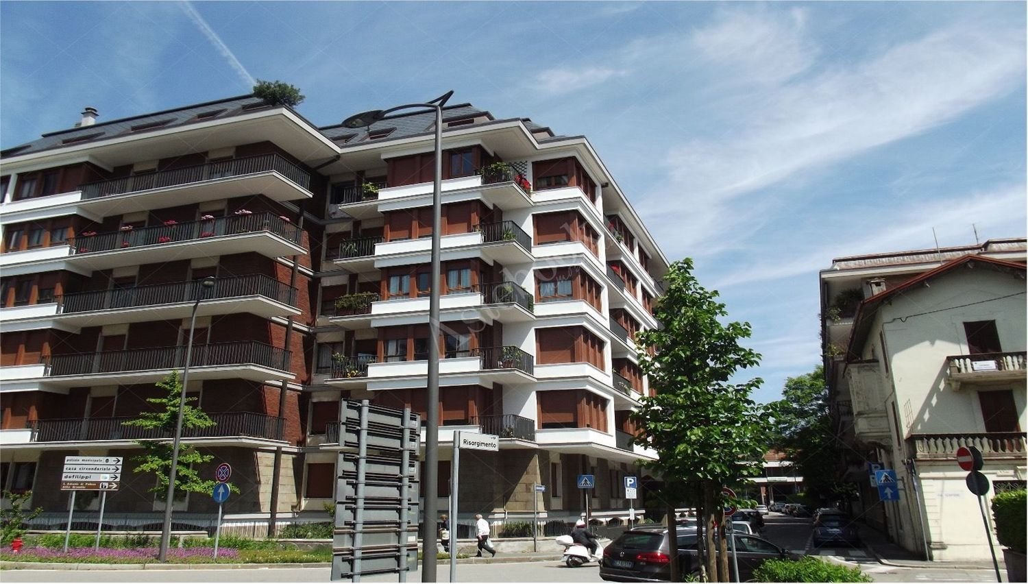 69m² Office in Varese, Italy No. 329661