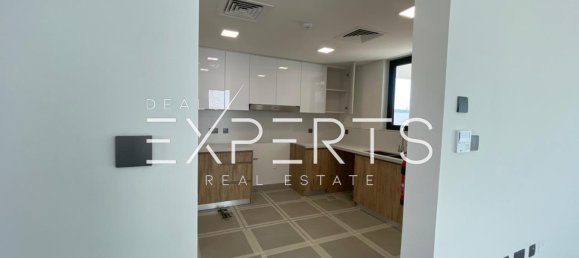 3 bedrooms Villa in Yas Island, UAE No. 55155 4