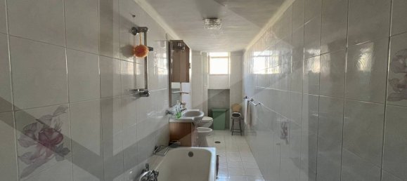 4 rooms Apartment in Bari, Italy No. 33838 20