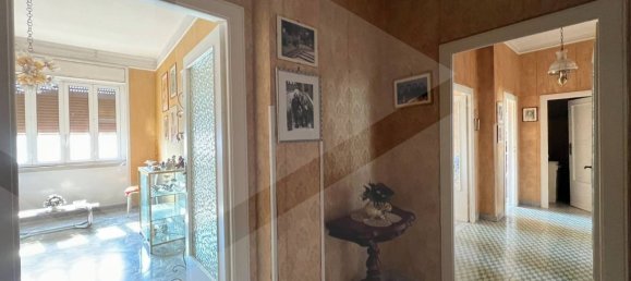 4 rooms Apartment in Bari, Italy No. 33838 6